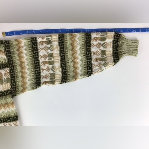Arochi’s Alpaca Green Peruvian Sweater | Medium - Picture 8 of 9